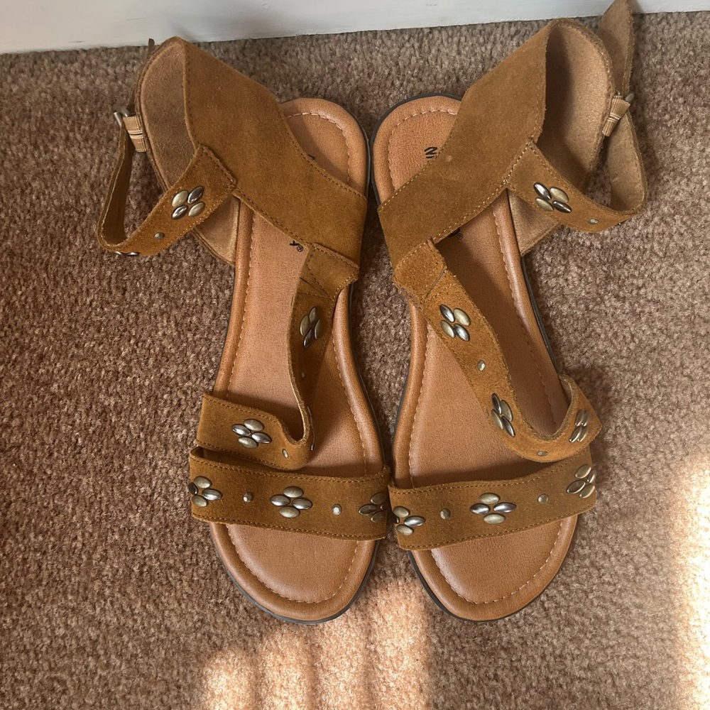 Minnetonka Tangier 11 Womens Brown Suede Sandals - Picture 2 of 5